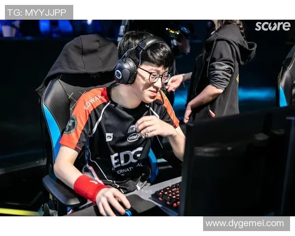 电竞新闻深入分析EDG战队边路渗透打法的战术特点与应用策略